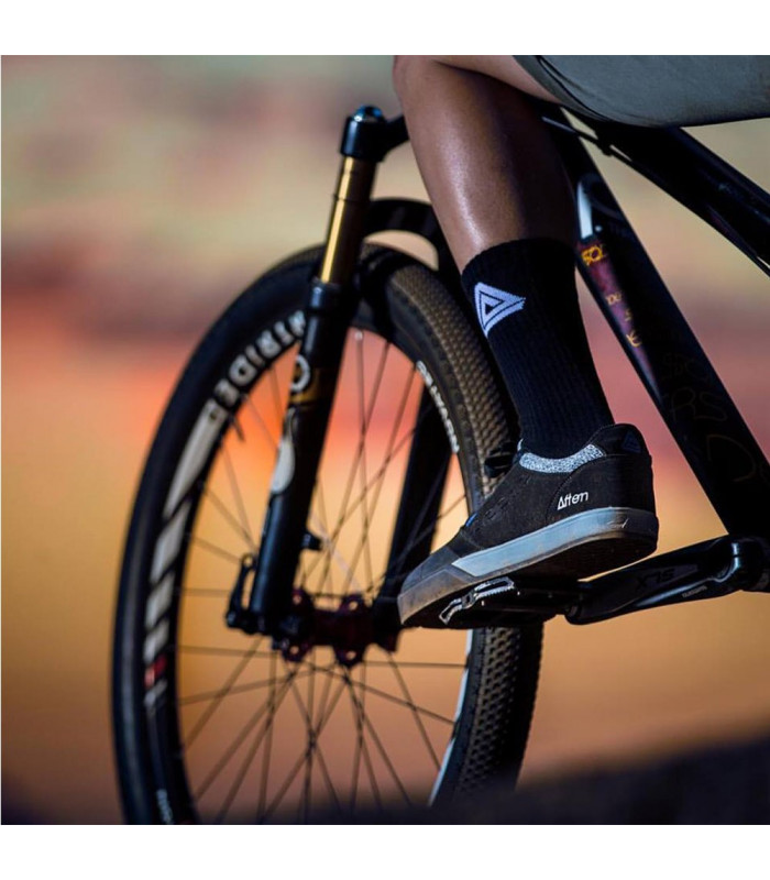 ZAPTAILLA FLAT AFTON KEEGAN GREY/RED.