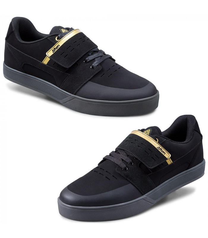 AFTON VECTAL CLIP SHOES (BLACK/GOLD)
