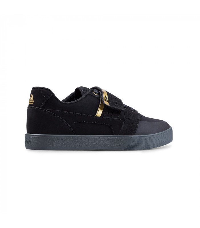 ZAPATILLAS PARA CALAS AFTON VECTAL (NEGRO/ORO)