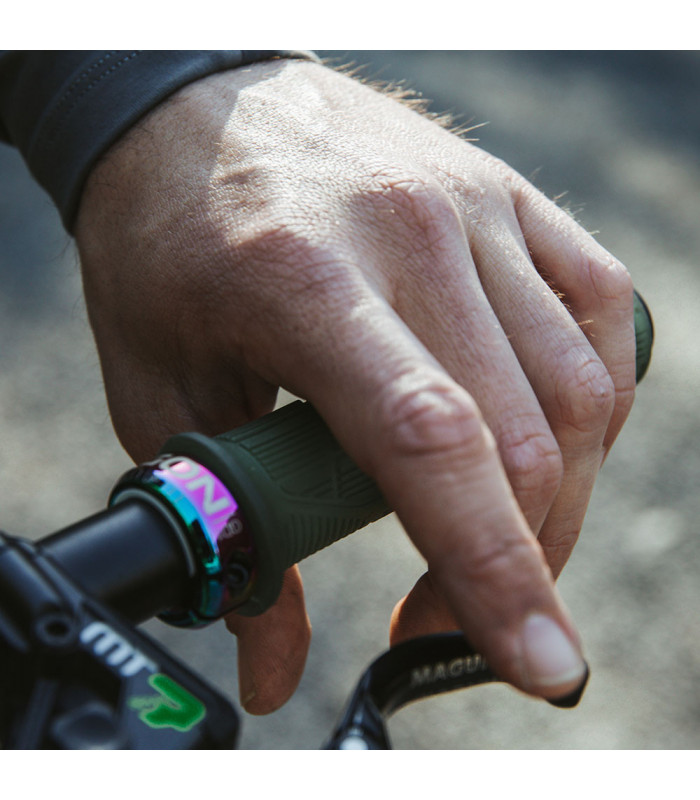 PUÑOS ERGON GD1 EVO FACTORY FROZEN MOSS/OIL SLICK | TopFun.com