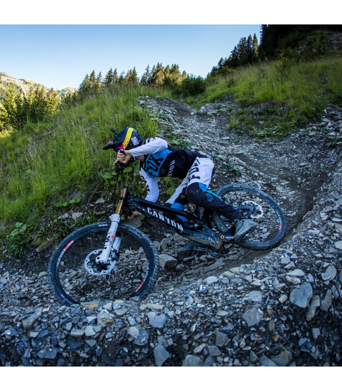 PUÑOS ERGON GFR1 (NEGRO) | TopFun.com