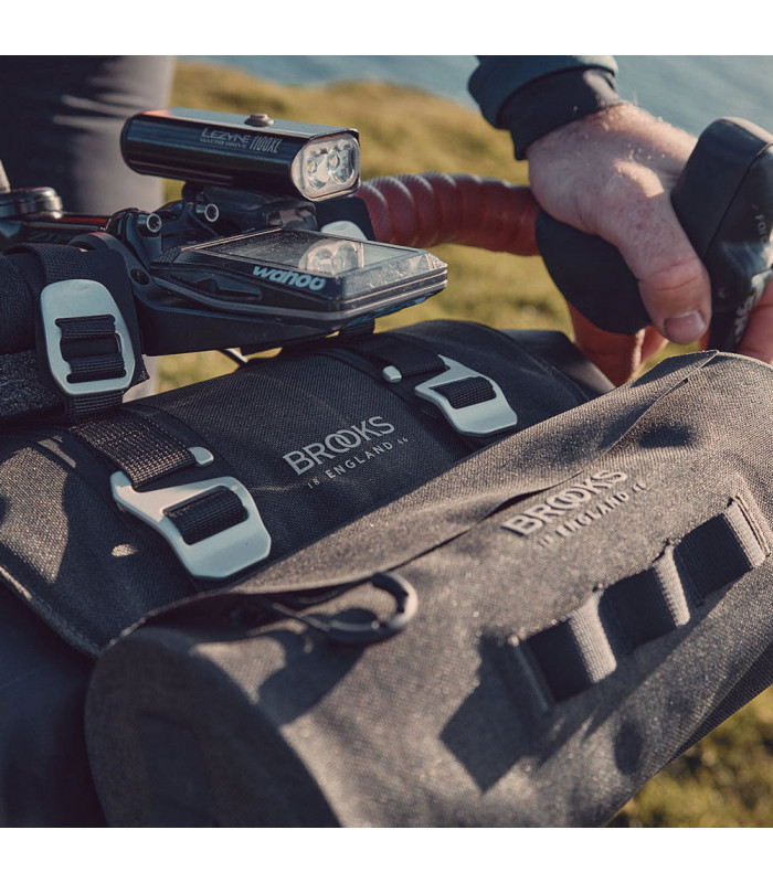 BROOKS SCAPE HANDLEBAR ROLL BAG (MUD GREEN)