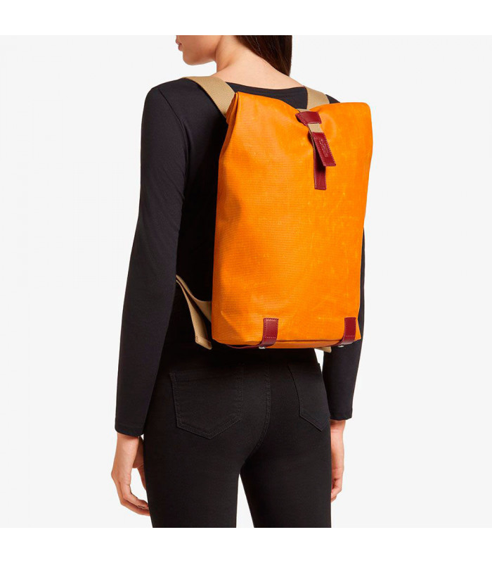 BROOKS PICKWICK COTTON CANVAS 12L BACKPACK (GOOSE BEAK/MAROON)