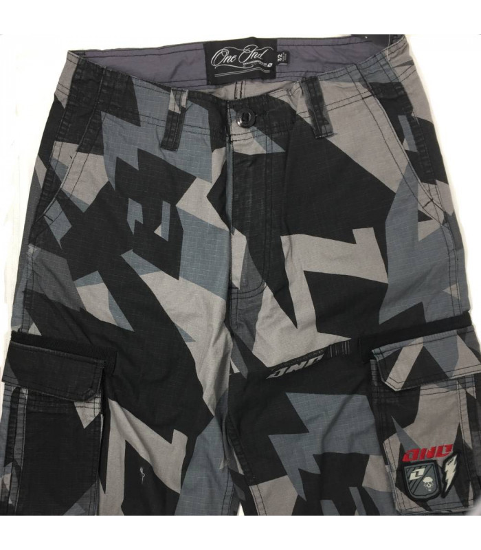 PANTALONES CORTOS ONE INDUSTRIES IKAMO (NEGRO/TALLA 32)