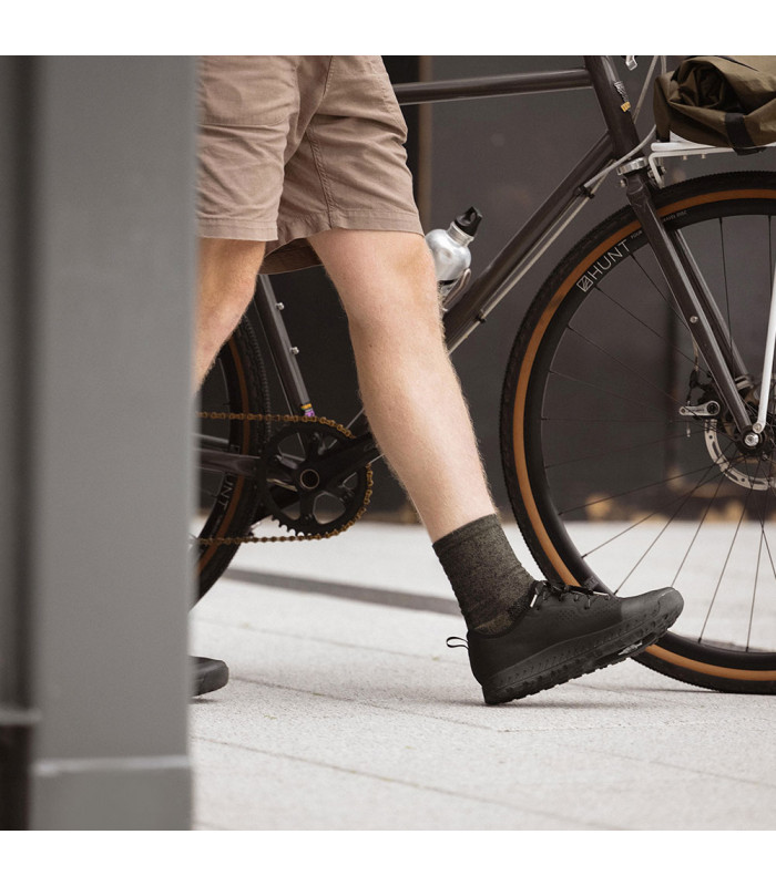 QUOC WEEKEND CYCLING SNEAKER (BLACK/WHITE)