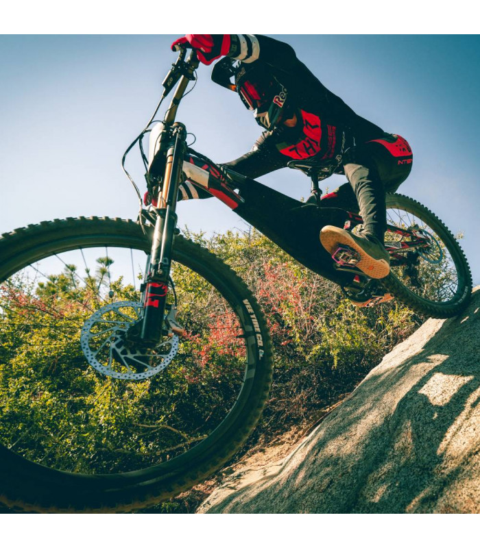 PEDALES DESCENSO HT X2T (NEGROS/EJE TITANIO) | TopFun.com