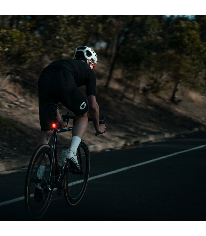 JUEGO LUCES KNOG PWR ROAD 700 + BLINDER SQUARE TRASERA