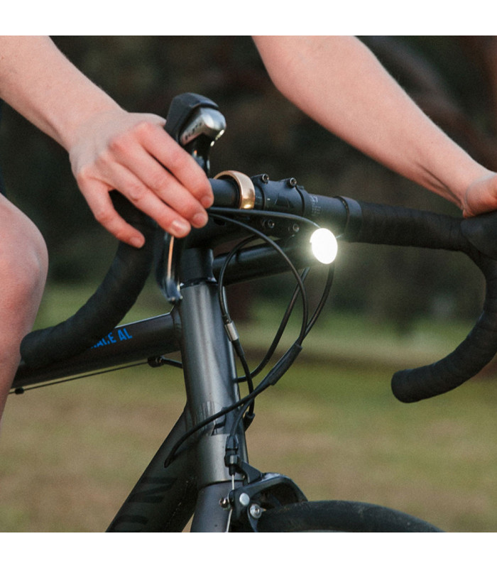 JUEGO LUCES KNOG PWR ROAD 700 + BLINDER SQUARE TRASERA