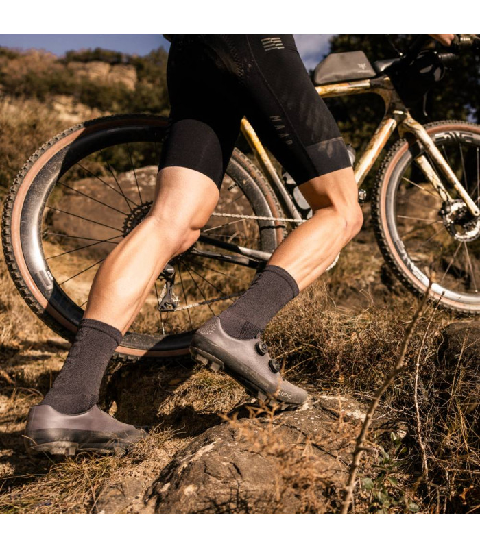 ZAPATILLAS QUOC GRAN TOURER XC (CHARCOAL)