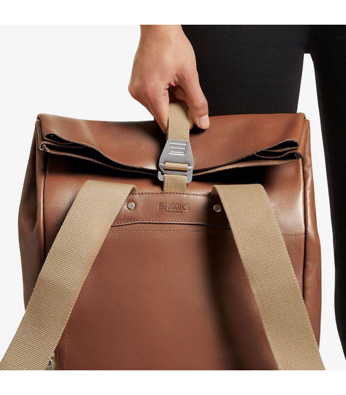 MOCHILA BROOKS PICKWICK PIEL 26L (MARRÓN)