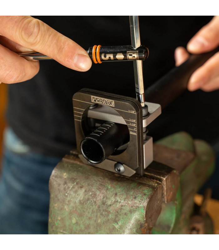 PEDRO'S PRO SAW GUIDE