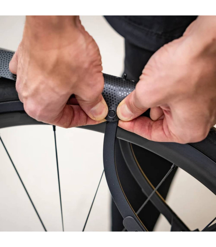 ASS SAVERS WIN WING ROAD 2 REAR FENDER (BLACK DOT)