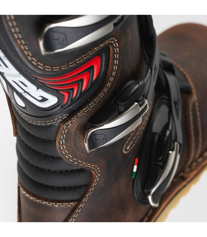 GAERNE BALANCE OILED TRIAL BOOTS (BROWN)