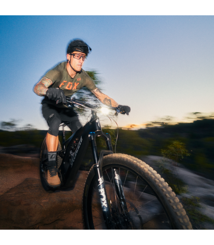 LUZ DELANTERA E-BIKE KNOG BLINDER E 2300