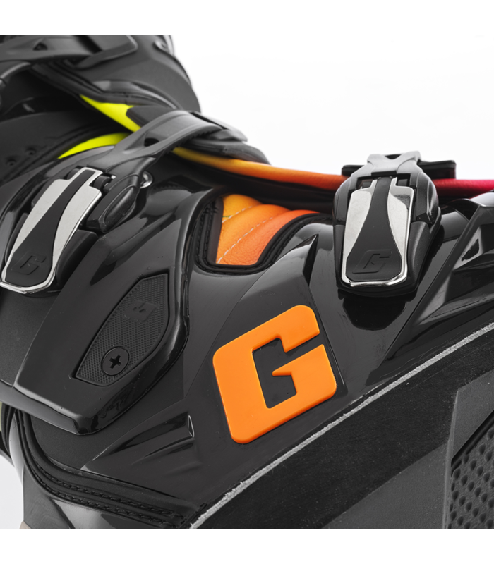 BOTAS GAERNE SG-12 LIMITED EDITION (NEGRO/NARANJA/ROSA)