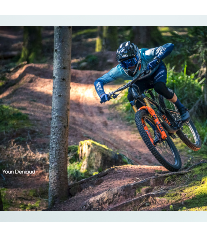 PEDALES ENDURO HT T2 EJE TITANIO LIMITED EDITION (STEALTH BLACK/MECANISMO DORADO)