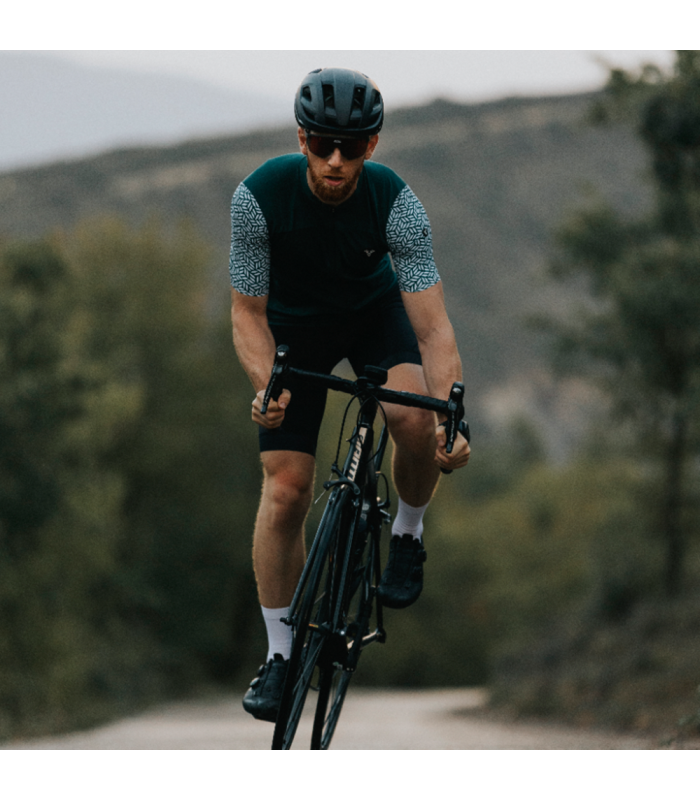 HJC BELLUS HELMET (MATTE/GLOSS BLACK)