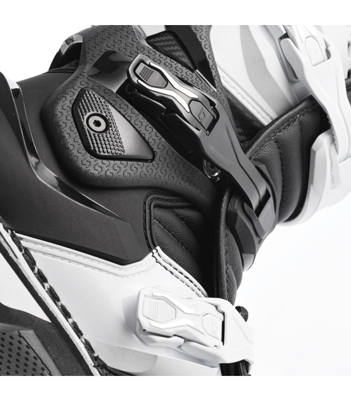 BOTAS GAERNE SG-22 (NEGRAS/BLANCAS)