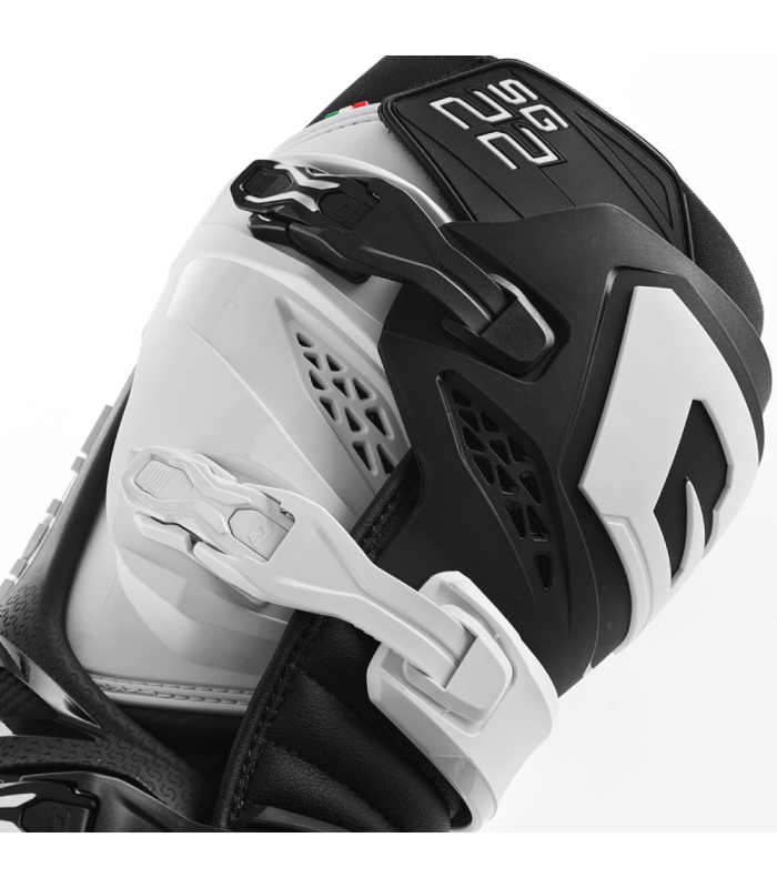 GAERNE SG-22 BOOTS (BLACK/WHITE)